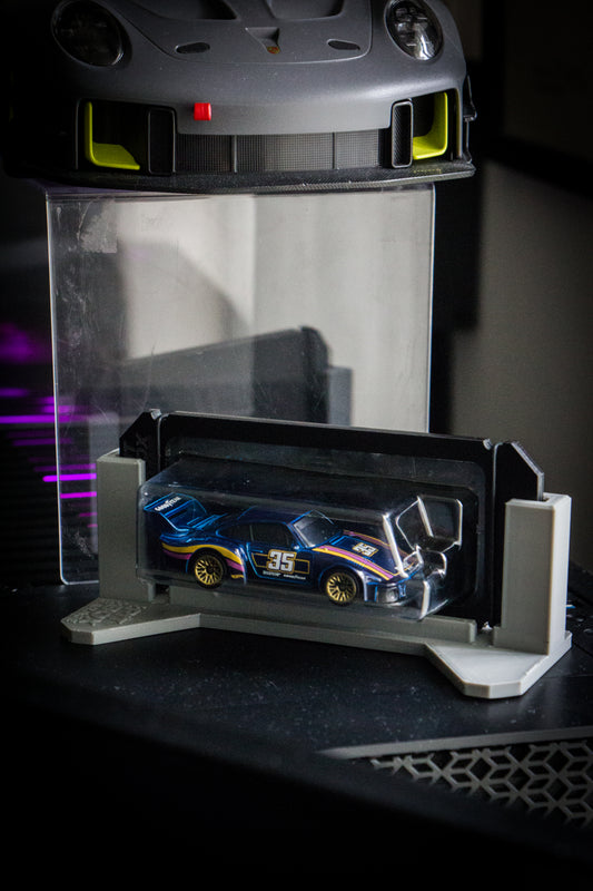 EDC | Car Hoist - Display Stand